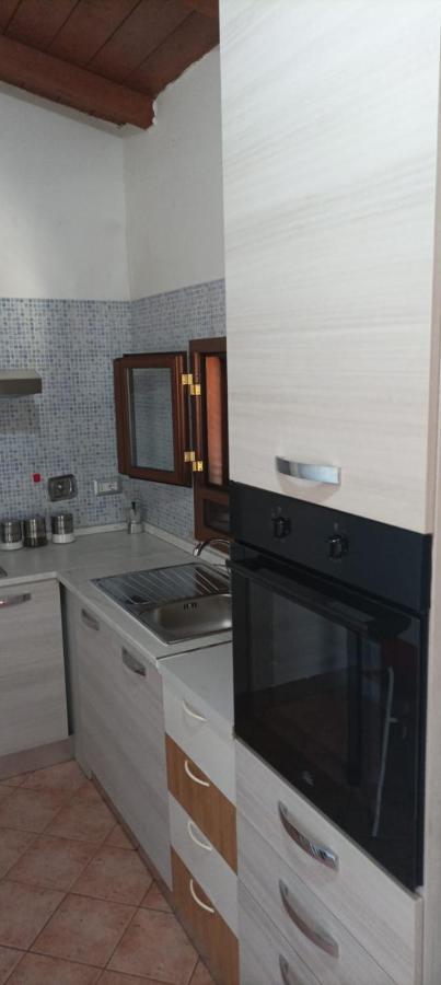 フィウミチーノVillino 4 Posti Letto Con Cucina A 30Mt Dal Mareアパートメント エクステリア 写真